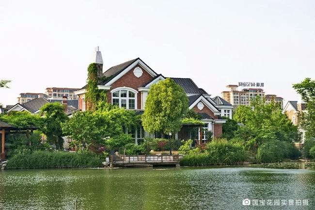 生涯在有湖的地方，是对人生的浪漫私藏